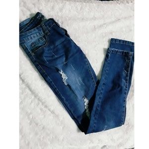 Distressed skinny jeans